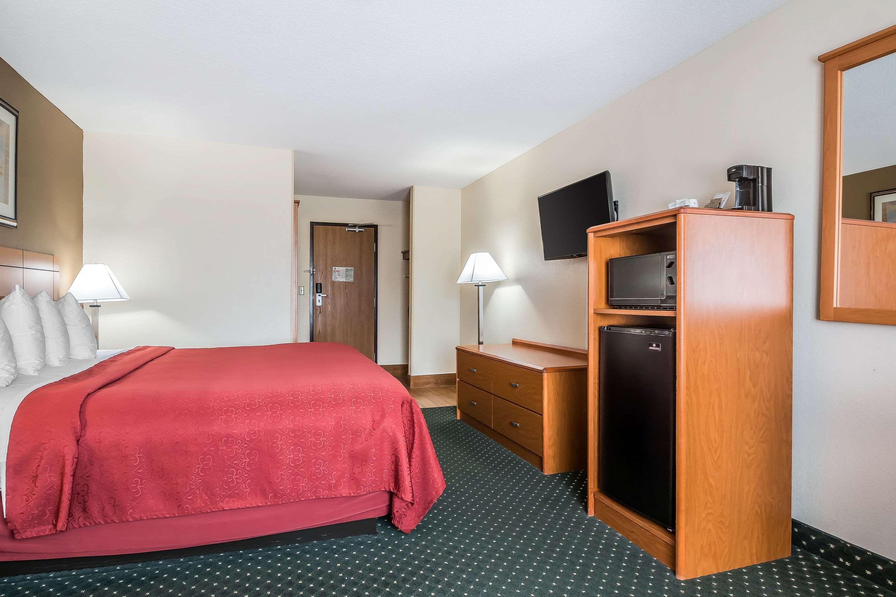 Quality Inn Coralville - Iowa River Landing Bagian luar foto